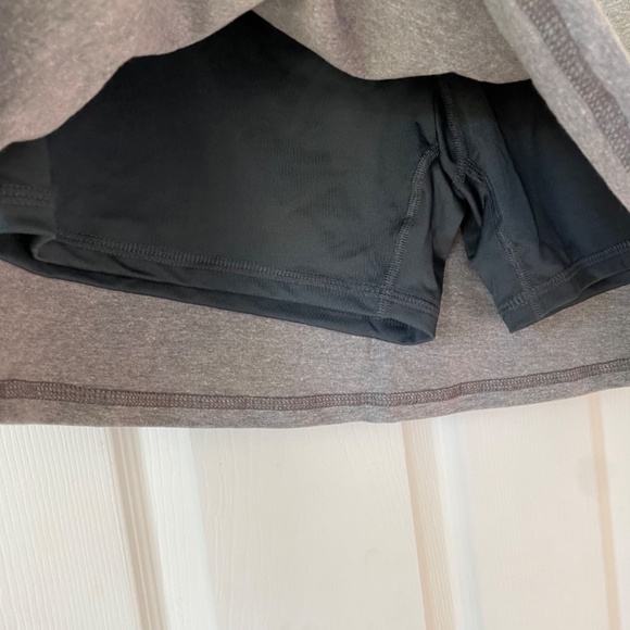 Athletic Works Women’s Gray Skort - Size XL - Picture 2 of 3